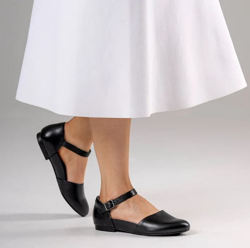 Wide fit shoes